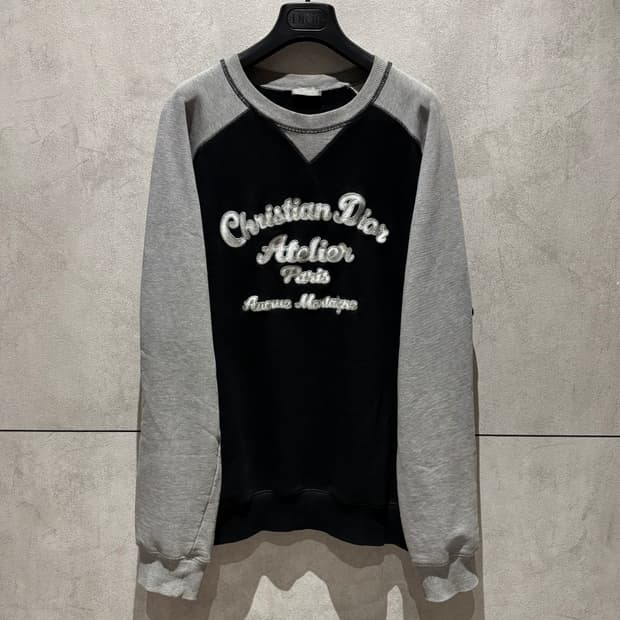 A+ / L (103) 디올 아뜰리에 맨투맨 블랙 & 그레이