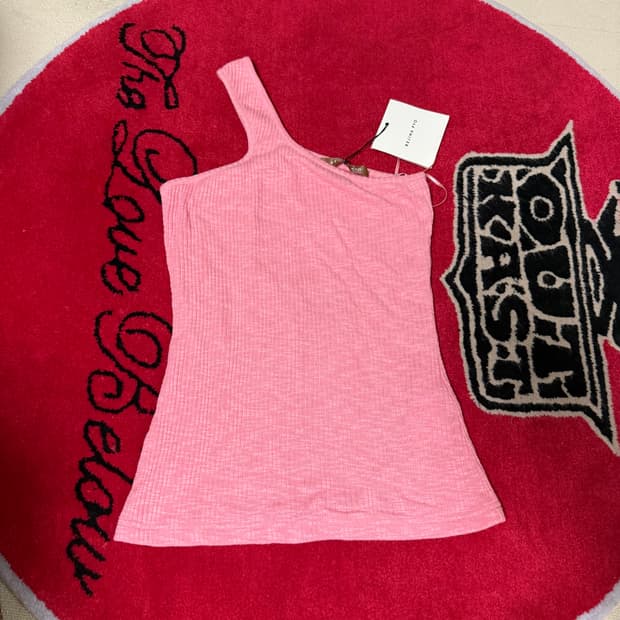 Rejina pyo 핑크 원 사이드 니트 슬리브리스