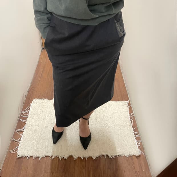 비비안웨스트우드 미디 스커트 더블 오픈 포켓 디테일 H라인 그레이