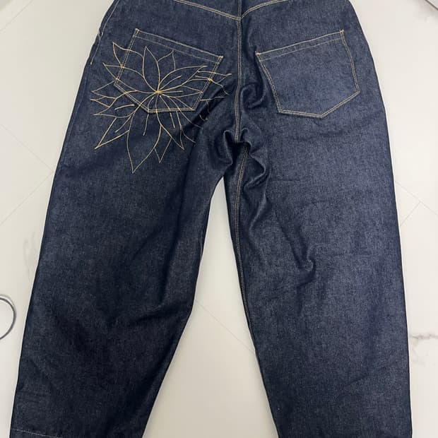 100개 한정 자수 핸드메이드 데님