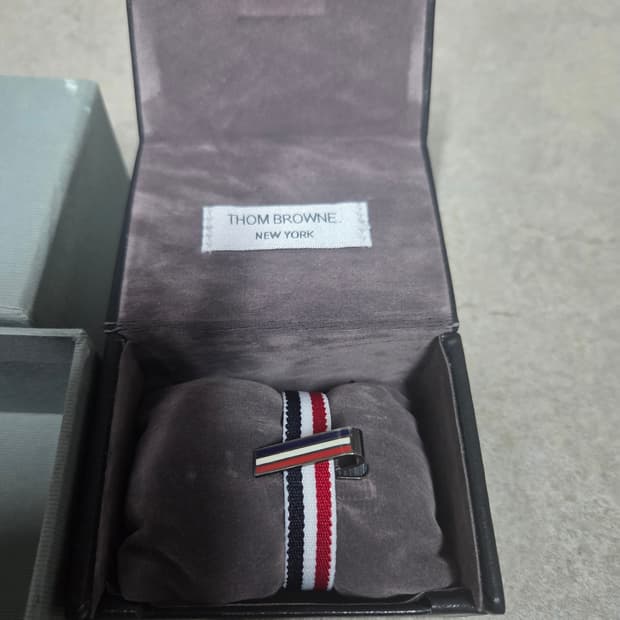 톰브라운 숏타이핀  삼선 풀셋