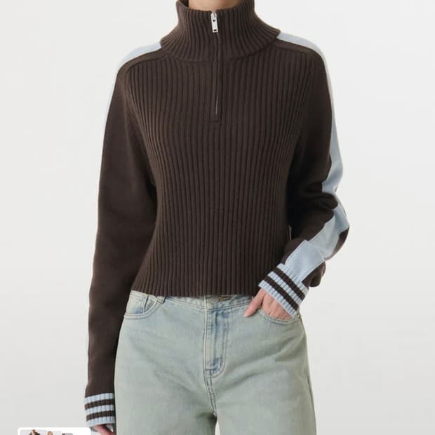 무신사 스탠다드 우먼즈 리브드 트랙 니트 하프 집업 브라운