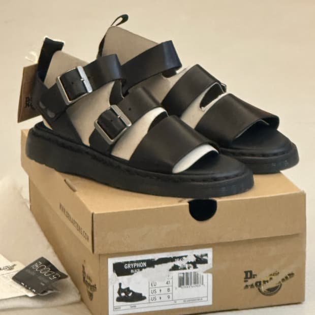 닥터마틴 그리폰 블랙 260
