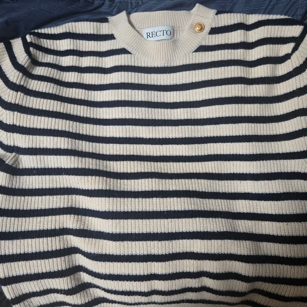 렉토스트라이프 니트 황금사이즈m