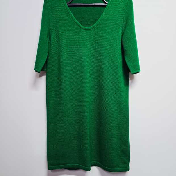 타임 초록색 브이넥 반팔 니트 원피스