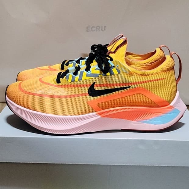 나이키 줌플라이4 275 Sunset