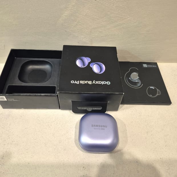 갤럭시 버즈 프로 풀박스 팝니다 