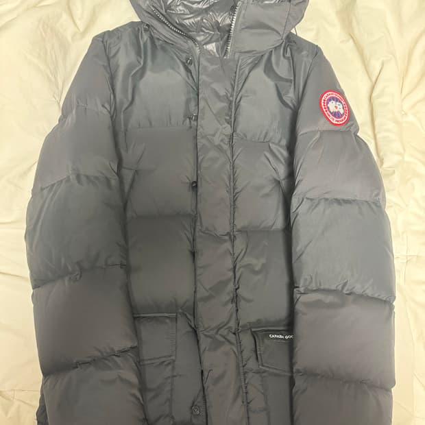 캐나다구스 암스트롱 롱패딩