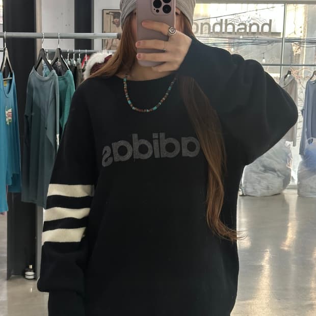 아디다스 패치로고 삼선 니트