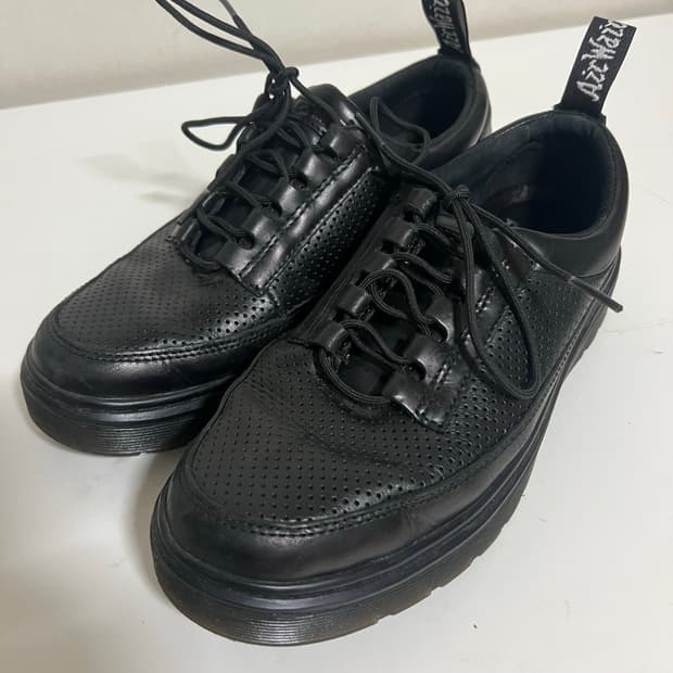 닥터마틴 reuban 260