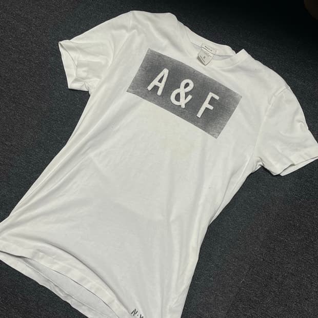 아베크롬비 A&F 머슬핏 티