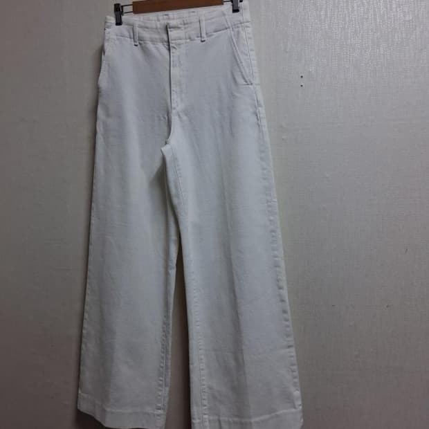 유니클로 아이보리 데님와이드팬츠 27에서28 새거컨디션
일본판 중고수입 