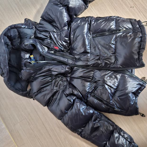 폴로 유광 패딩 m