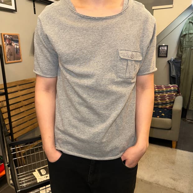 Grn Pocket cutting detail cotton T-shirt