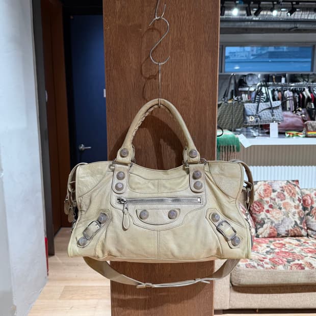 발렌시아가 옐로우 시티 모터백