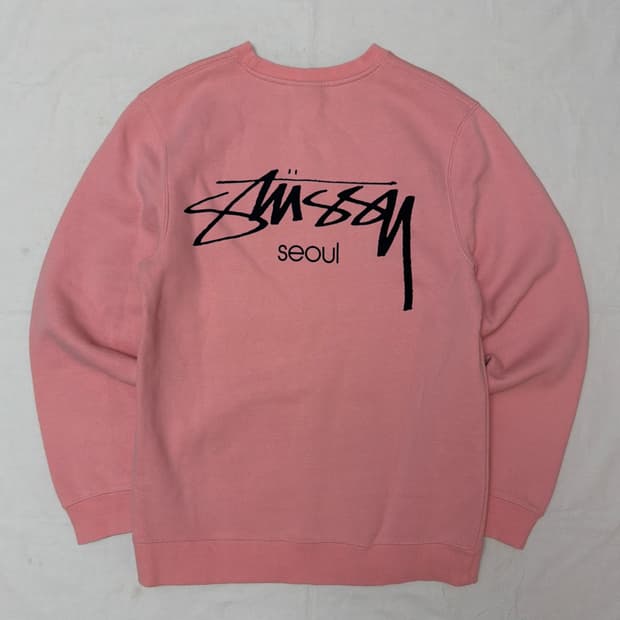 스투시 서울 한정 스탁로고 맨투맨 스웻셔츠 핑크