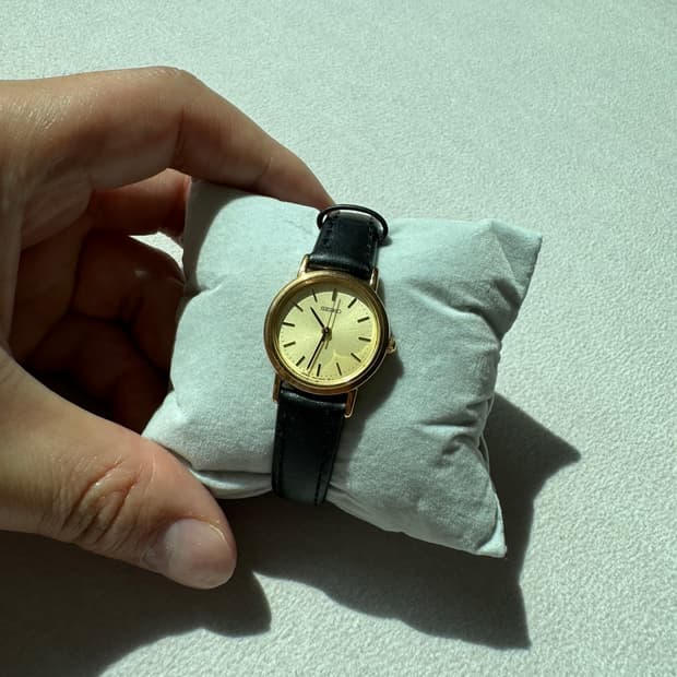 Seiko quartz gold vintage 1N01-0BA0