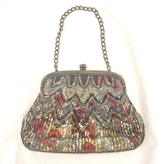 Fram clutch with chain strap