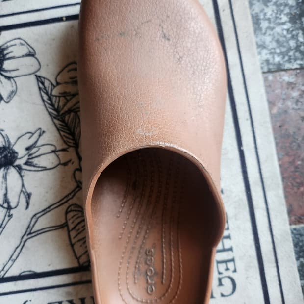 크록스 딜런 클로그(Crocs Dylan Clog) 모델 빈티지 