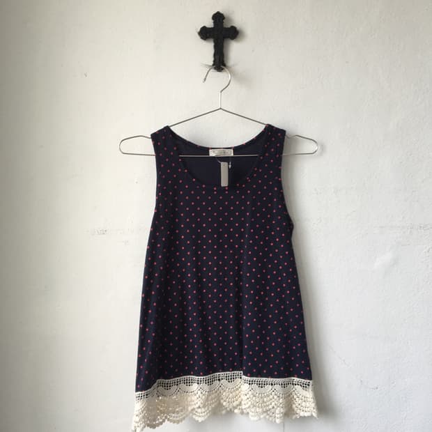 Crochet trimming dot pattern sleeveless