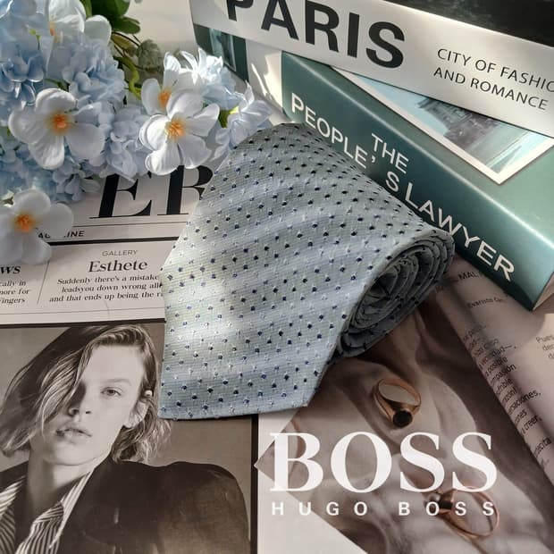 휴고보스 실크 라이트블루 도트 패턴 넥타이 9cm B등급 E761
