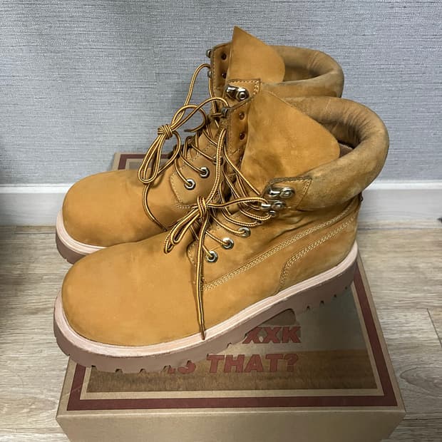 킨치x마이네임이즈피터 YELLOW BOOTS