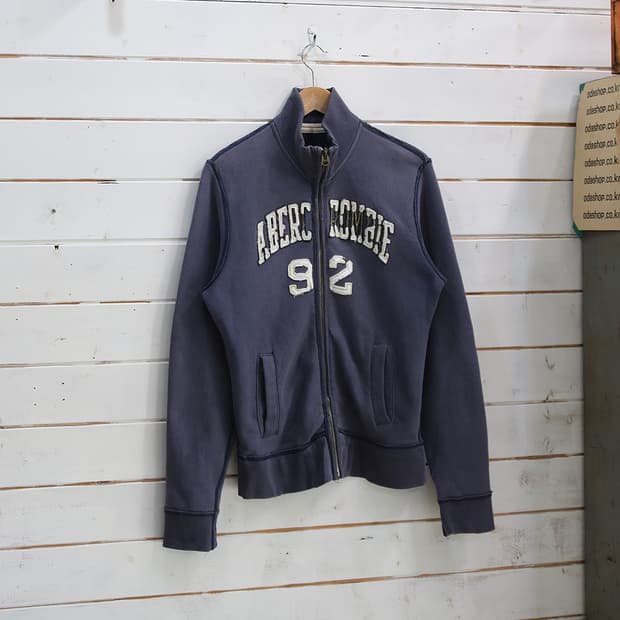 (착용컷) 아베크롬비 자수 스웻 집업 (남성용 100)