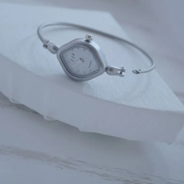 이스페이스 시계