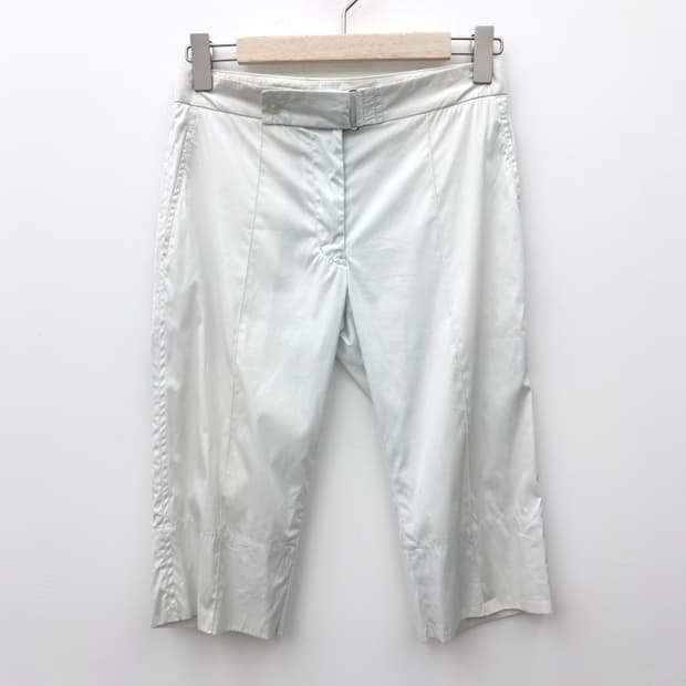 WHITE CAPRI PANTS