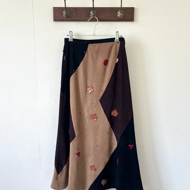 YONGI 패치 스커트