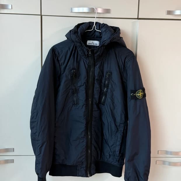 스톤아일랜드 크링클랩스 프리마로프트 후드 패딩 자켓