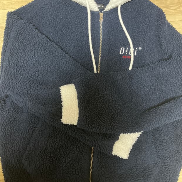 오아이오아이 TWO TONE SHEARING HOOD ZIP UP