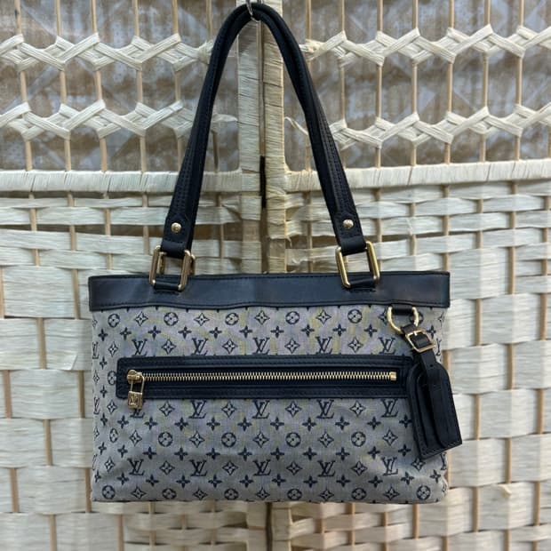 정품 루이비통 미니 린 루실 숄더백 팝니다