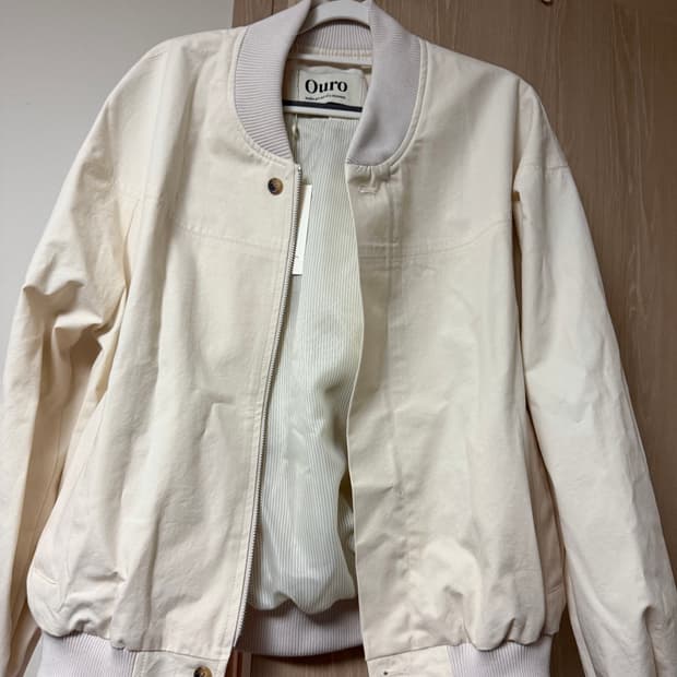 미착용)아우로 바람막이 점퍼