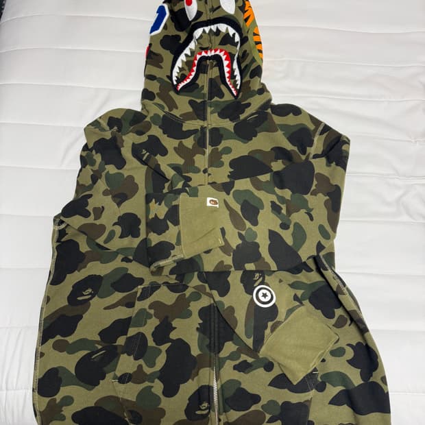 베이프 후드집업 팔아요