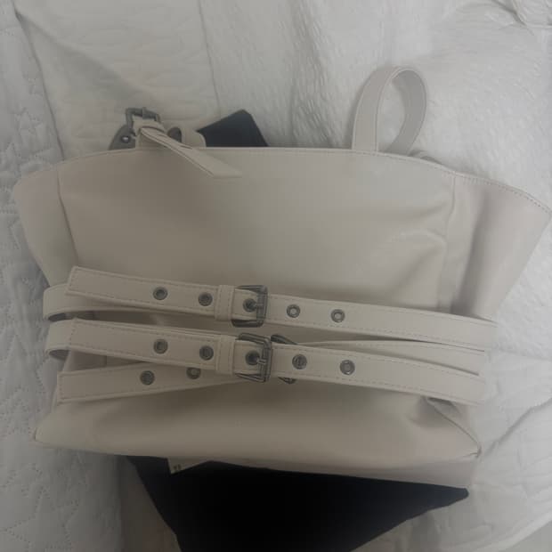 세이모온도 trio belt corset bag M nappa ivory