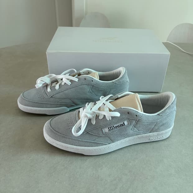 jjjjound x reebok 클럽c 그레이