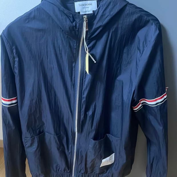 톰브라운 바람막이