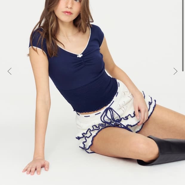 GLOWNY PEEKABOO SMOKE TEE (NAVY)