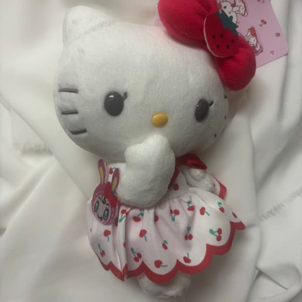 산리오 헬로키티 메조 피아노 콜라보 베리에짱 마스코트 인형 키링