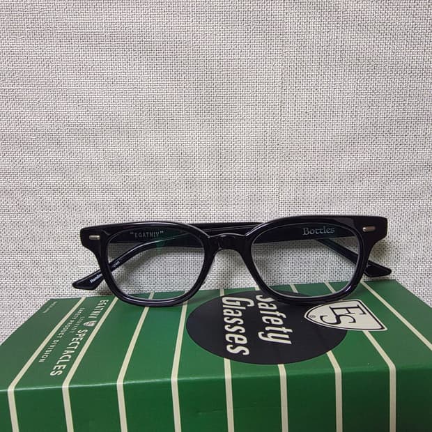 에가트니브 버틀즈 블랙 판매합니다 