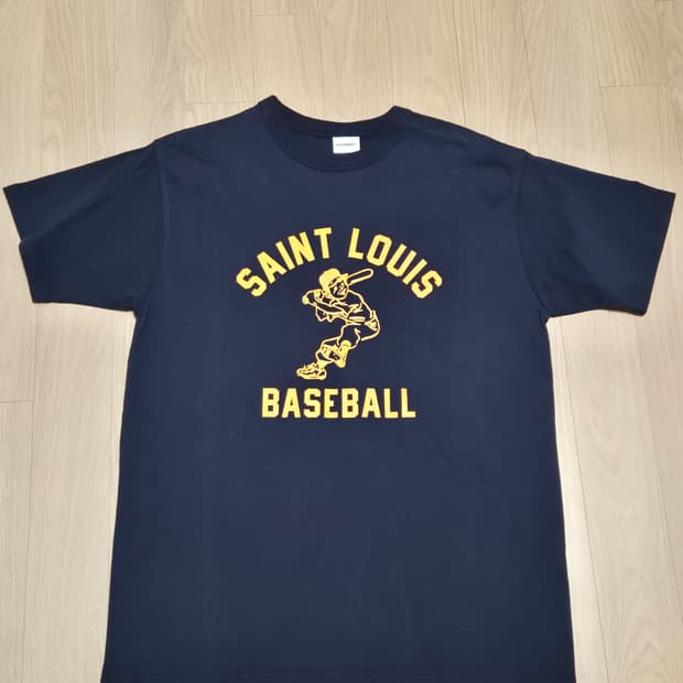 아웃스탠딩 그래픽 티셔츠