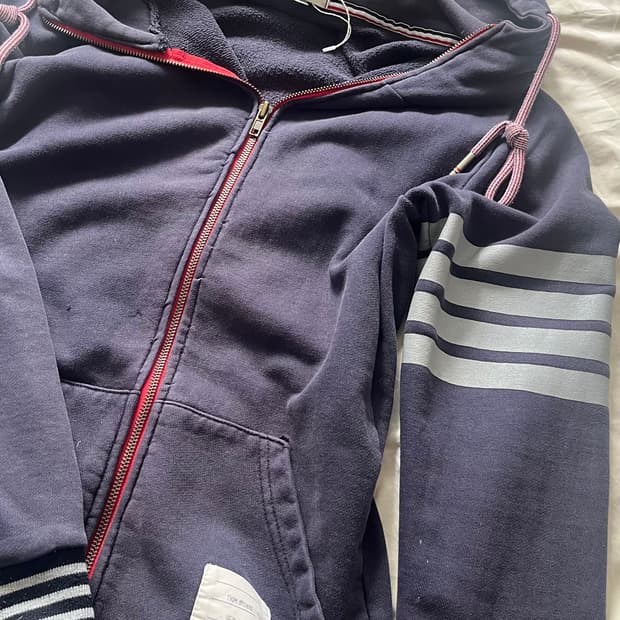 톰브라운 후드집업