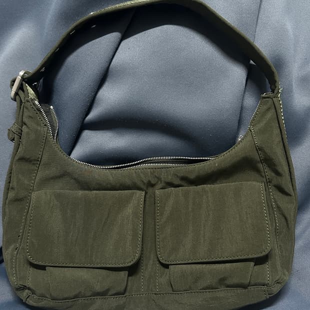 ZARA 카키 포켓 호보백