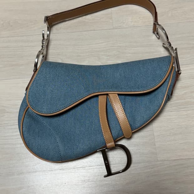 디올 새들백 데님 연청