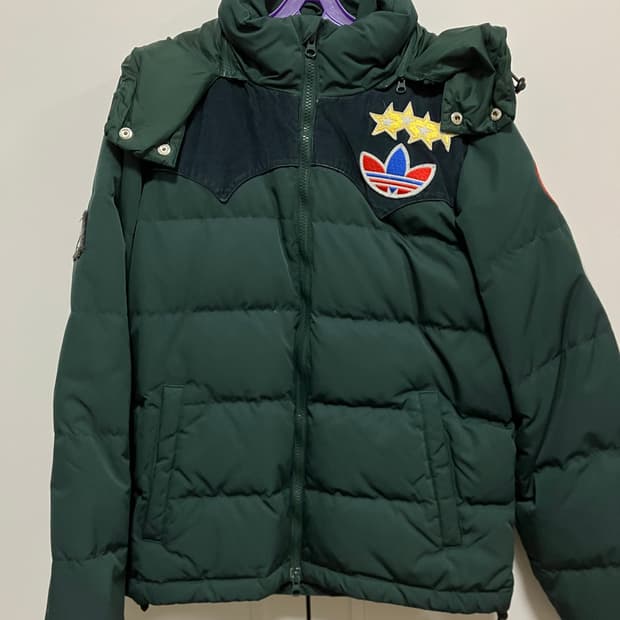 [아디다스] BADGE DOWN JK 다운 자켓 패딩