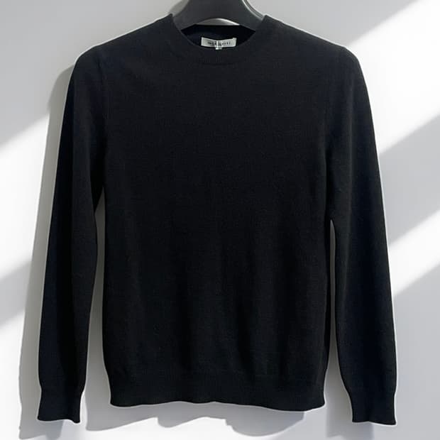 더 캐시미어 라운드 니트