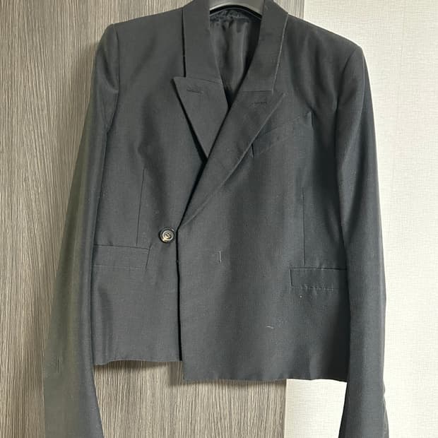 릭 오웬스 19SS 바벨 비대칭 크롭 블레이저 (RP19S6745)