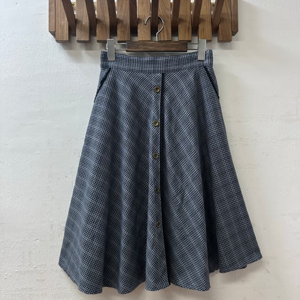 일본빈티지 엑시즈팜 Axes Femme 체크 패턴 버튼 플레어 스커트