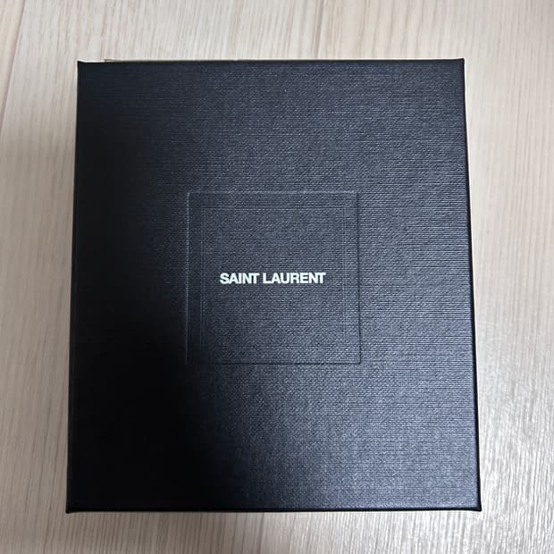 생로랑 카드지갑